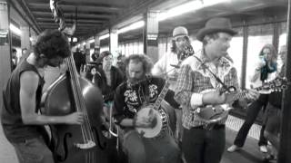 Zack Orion and Ardeshir Mountain Live in NYC Train Station