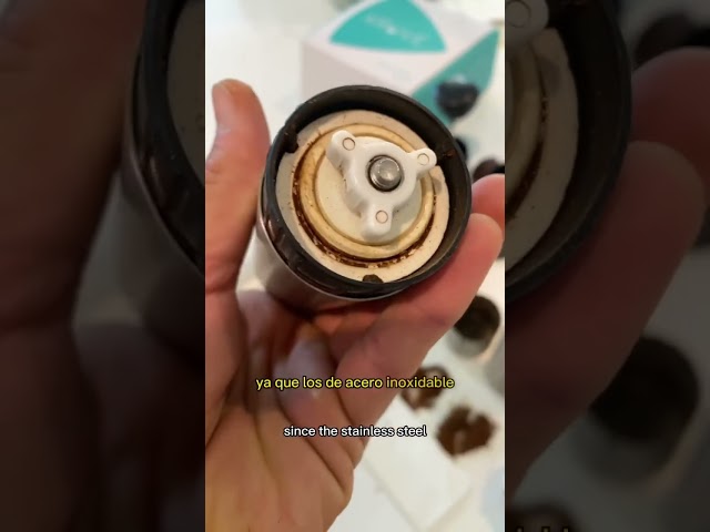 Vídeo relacionado con Molinillo de café manual, molinillo de café manual portátil con capacidad de 30g, 40 ajustes ajustables, muela cónica con mango ergonómico para Espresso, Pour Over y más