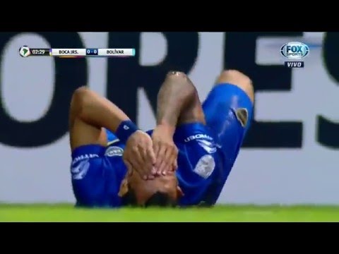 BOCA 3   BOLIVAR 1  - Codazo terrible a Tevez apenas comenzado el partido.