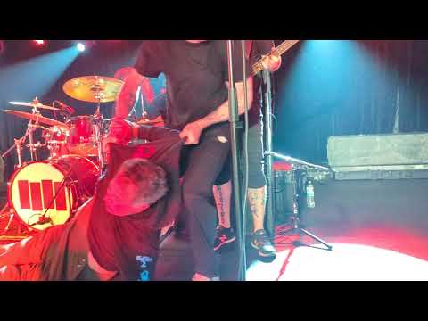 Black Flag's Mike Vallely stops show to eject asshole