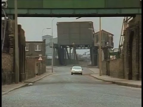 SE16 on Screen - Dempsey and Makepeace S02E08 Rotherhithe St