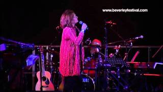 Barbara Dickson LIVE at Beverley Festival 2011 - Caravans -