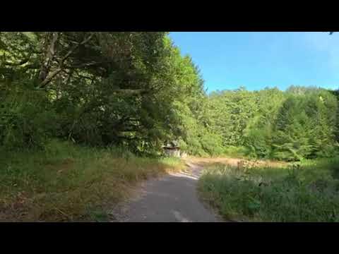 Walking in to Glen