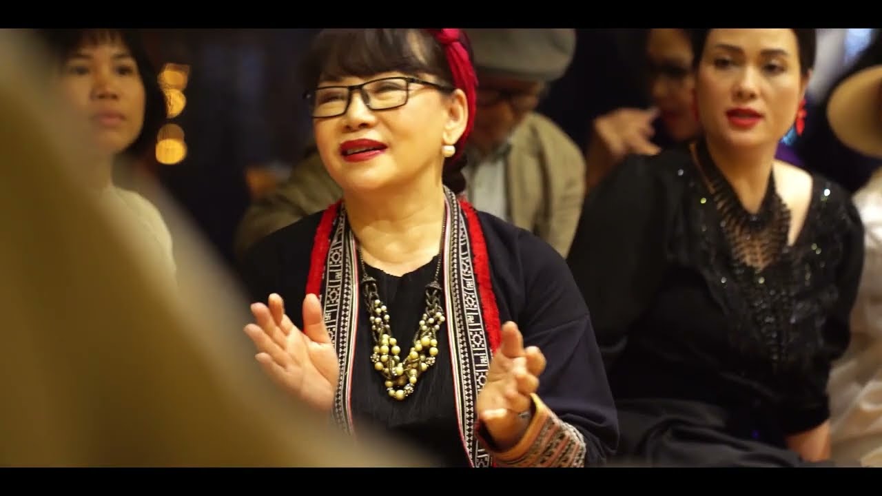 Discover the captivating highlights of Moon River Cruises.