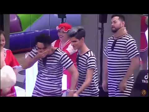 Cesia Sáenz le da un beso a Andres |La Academia 2022