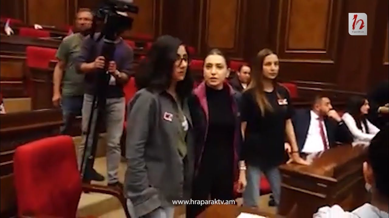 Աժ դահլիճը՝ ուղիղ եթերից հետո