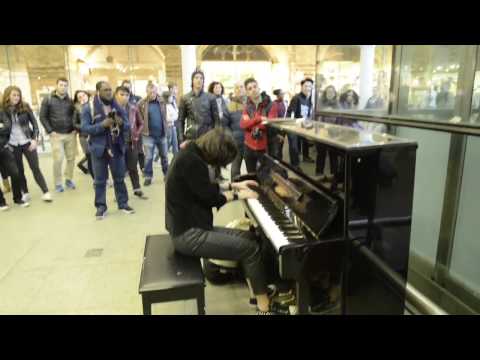 Metallica - Master of Puppets | Vkgoeswild cover - Elton John's piano - St. Pancras Station - London