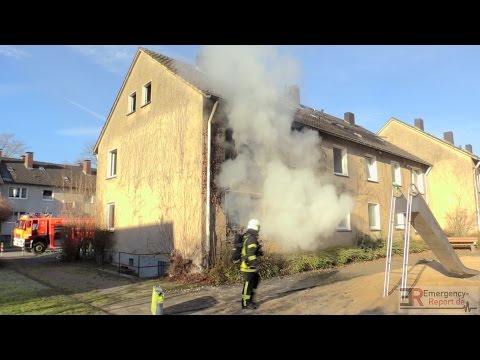 [VOLLBRAND IN UNTERKUNFT] - Großeinsatz in Hilden | Wohnungsbrand | MANV | 9 Verletze -
