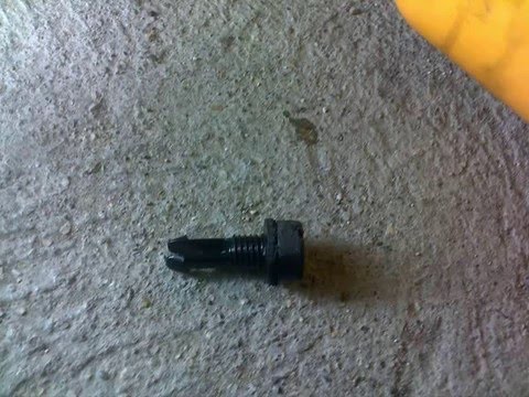 Changement pompe a eau externe Ford Focus 1.8 TDI 90 CV (2001) - Changing external water pump