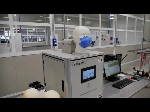 Puglia, nella prima fabbrica pubblica di mascherine: "Così produrremo per i nostri ospedali"