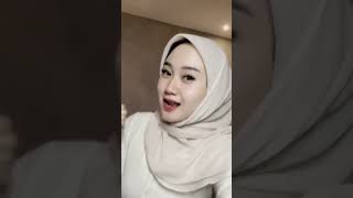 Download lagu Tobrut Jilboobs tobrud Ayam KFC logo tesla nya kelihatan #sekop #duet #cekerbabat #tobrud #tobrut mp3