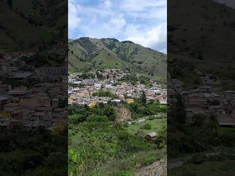 Panorámica de El Carmen de Atrato Chocó Colombia desde la finca Tierra Linda.