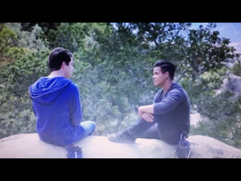 "13 Reasons Why" - Clay & Tony Mountain/Cliff Scene