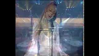 Mónica Naranjo   &quot;El amor coloca&quot;