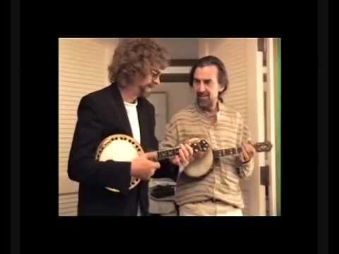 Jeff Lynne & George Harrison play banjos