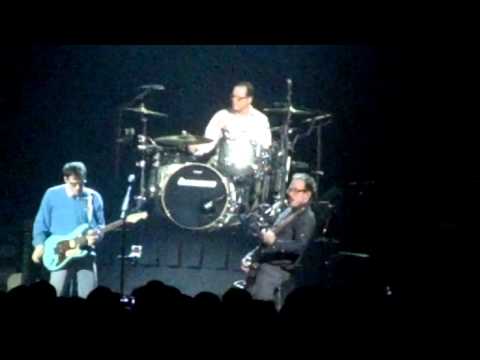 Weezer - We Are All On Drugs