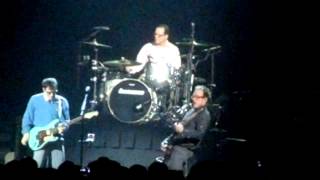Weezer - We Are All On Drugs