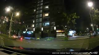 [閒聊] 左轉車被右轉車追擊 如何預防