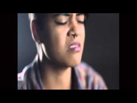 Elis Garcia canta "Valerie", de Amy Winehouse