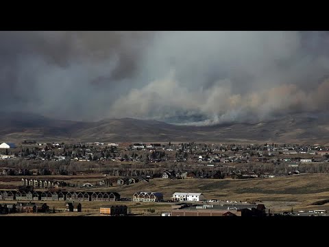 科羅拉多野火迫使更多的人撤離 (Colorado wildfire forces more evacuations)