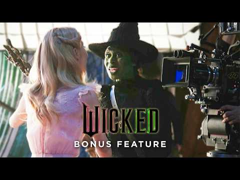 Ariana Grande & Cynthia Erivo Singing Live On Wicked Set