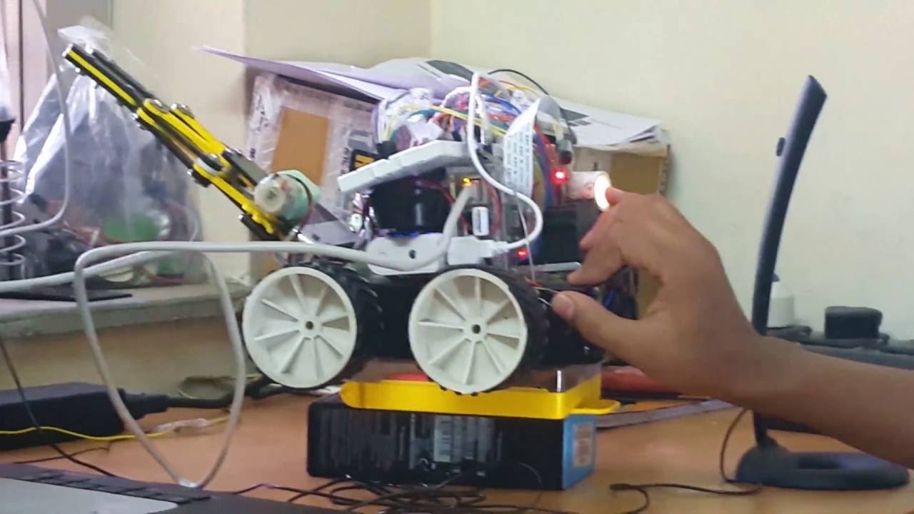 Raspberry Pi Robot- ADDY: A Hybrid Robot with humanoid and autonomous ...