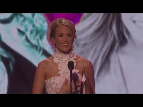 Carrie Underwood Wins Country Female - AMA 2007