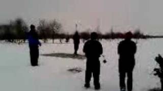preview picture of video 'SNOW GOLF AT BEEDLES LAKE'