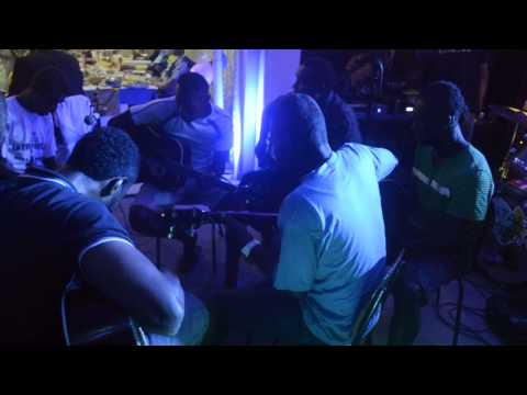 sigidrigi version of WELEWELE !! sung by Niko Cokaisavu.. originally owned by JIOSEFA VETAUKULA!