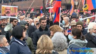 Ժողովուրդը կարմիր քարտ ցույց տվեց իշխանությանը. բազմամարդ հավաք ԱԺ-ի մոտ