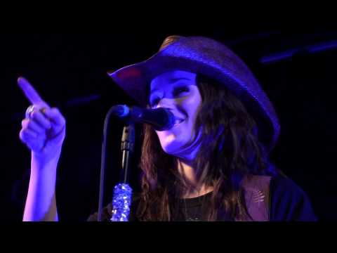 ANDREE WATTERS "Tout De Moi" (MONT-TREMBLANT)