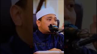 Download lagu BERPAKAIAN TAPI TELANJANG, NAUZUBILLAH #ustazwadianuar mp3