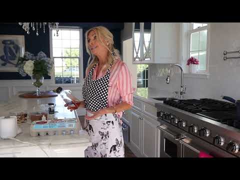 Healthy Protein Breakfast | Vegan Oatmeal 🥣 ☕️ Baywatch Brande Roderick