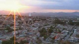 preview picture of video 'Santiago de Cuba 2009 aerial view city'