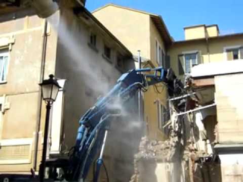 Reggio Emilia: demolizione di palazzo Busetti