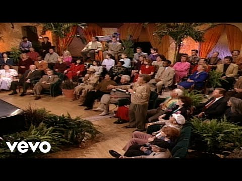 Bill & Gloria Gaither - He Looked Beyond My Faults (Live)