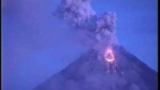 preview picture of video 'Mayon Volcano Eruptions - Drone'