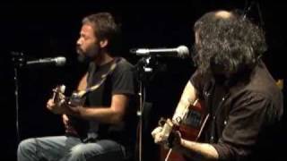 Ariel Minimal y Gabo Ferro - Sobre madera rosa