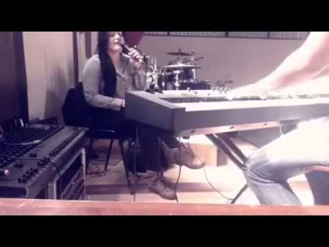 Iglesia/Lily Goodman Por Laura Jolins y Dave Sanz