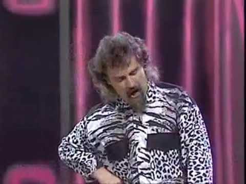 BILLY CONNOLLY SINGING/WARBLING