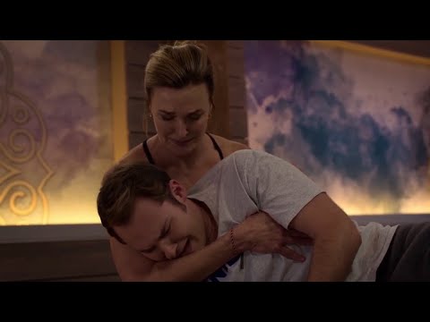 13 Reasons Why 3x12 - Bryce breaks down while doing yoga