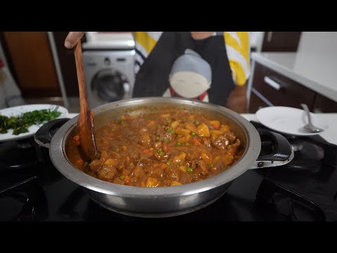 Making a mutton curry pie - simply delicious!