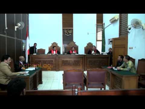 Kembali Mangkir, Dhani Anggap Farhat Kalah?