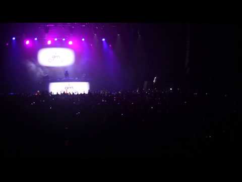 Pharrell Williams- Blurred Lines LIVE @UIC Pavillion, Chicago 10/4/13