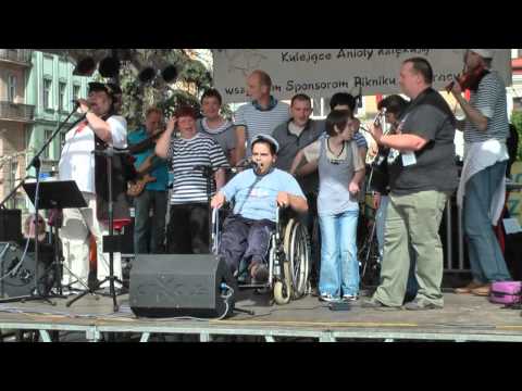 VIII Piknik Integracyjny - występ Świetlicy Terapeutycznej w Pszczynie z zespołem Zejman & Garkumpel