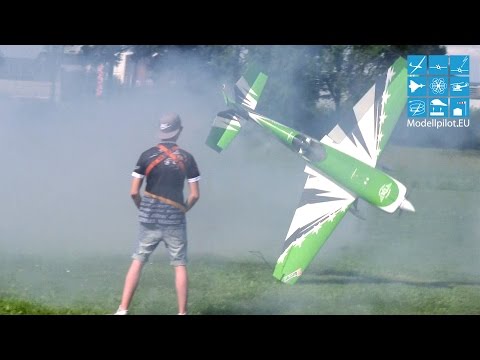 Torque & Crash Extra 330SC Dennis Gutowsky MULTIPLEX Airshow Bruchsal 2017