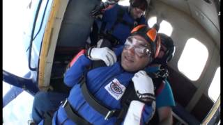 preview picture of video 'Firoz's skydiving experience'