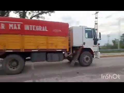 CAMIONES EN RP158 Y CRUCE CON RN19 , SAN FRANCISCO , CORDOBA , ARGENTINA , VIDEO 233