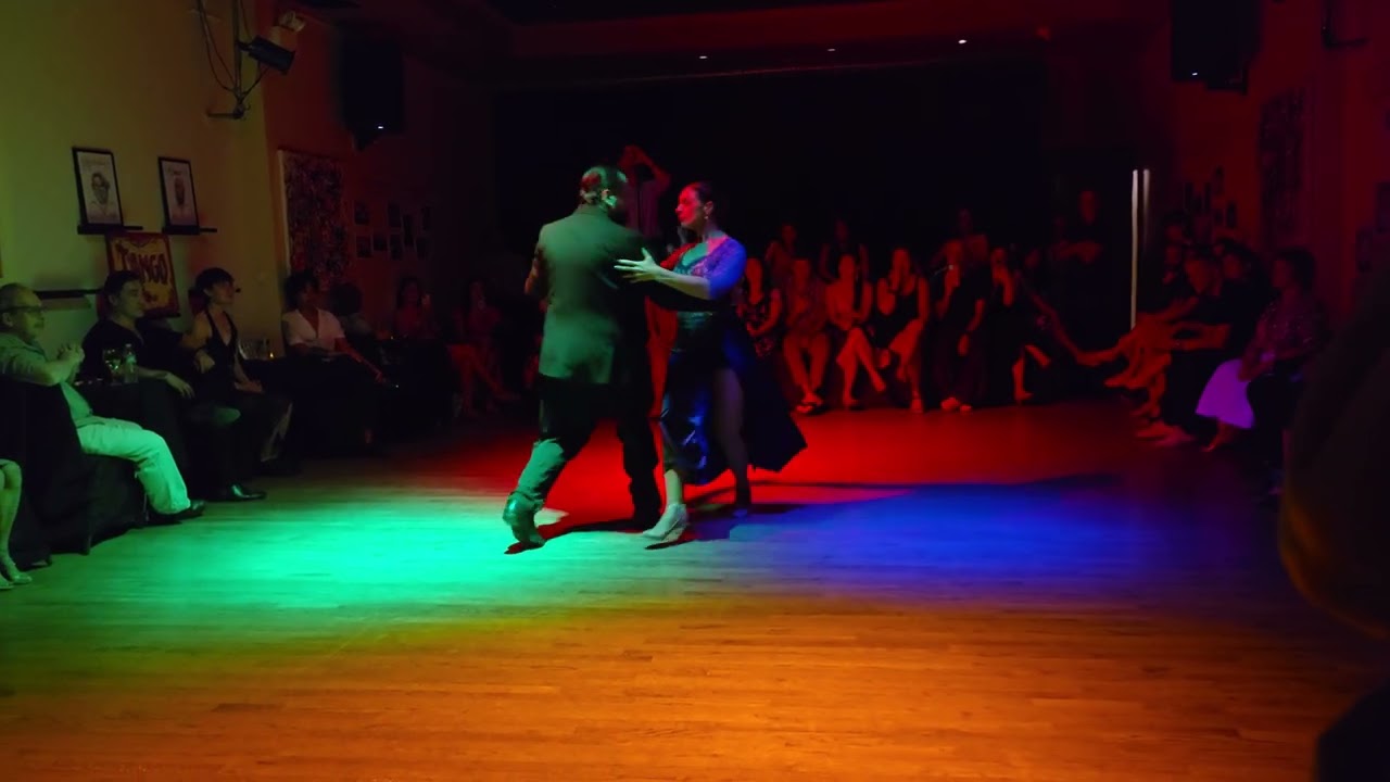 Video thumbnail for Argentine tango: Graziella Pulvirenti & Rino Fraina - Apasionado