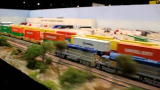 preview picture of video 'D&H Train Running on the Corpus Christi Modular Layout at the Temple Train Show 2012'